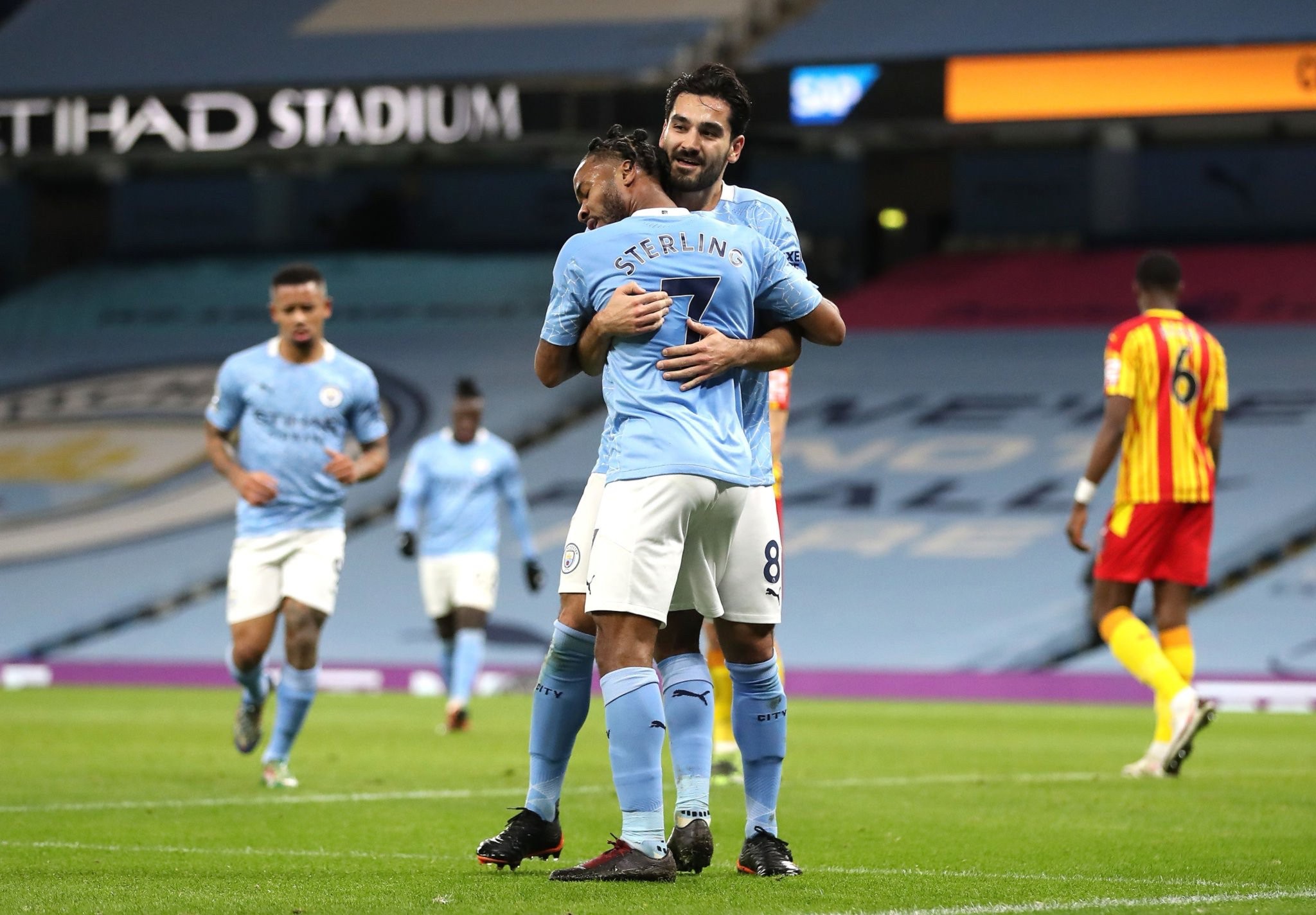 的微弱优势 的微弱优势